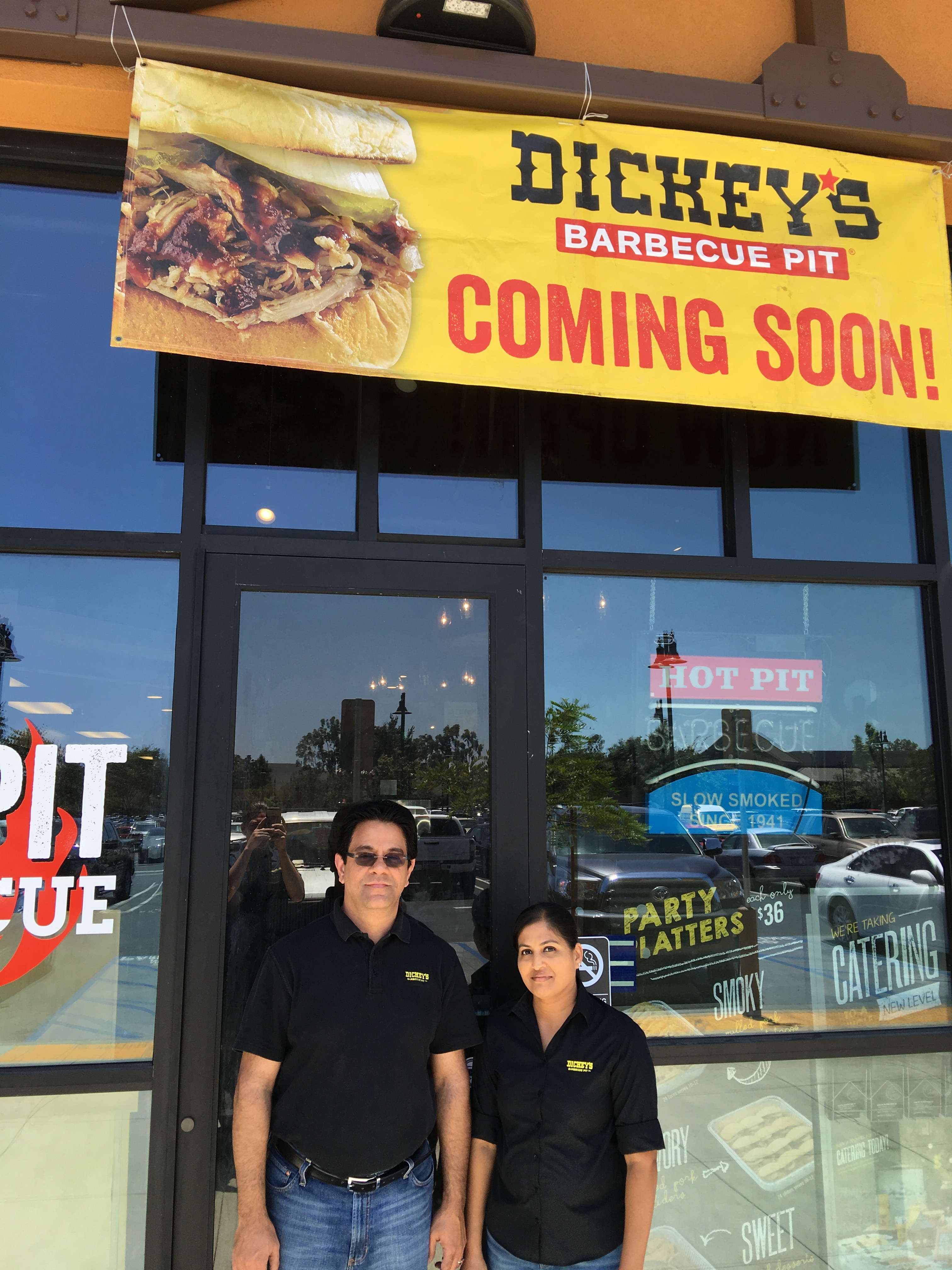 Dickey’s Barbecue Pit Opens Thursday in San Dimas with Four Weeks of Smokin’ Specials